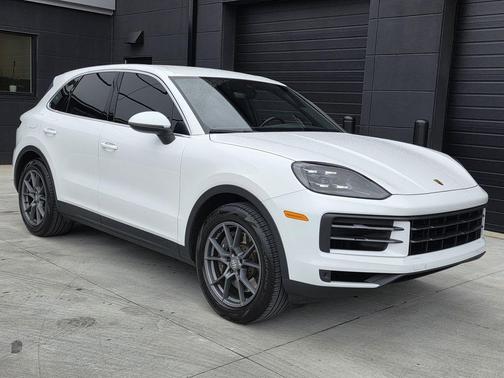 2024 Porsche Cayenne Base