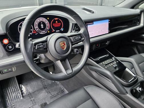 2024 Porsche Cayenne Base