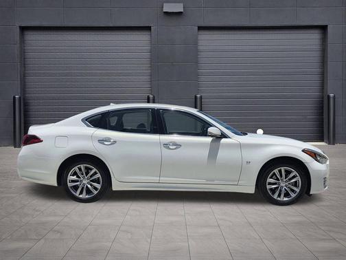 Moonlight White 2015 INFINITI Q70 3.7