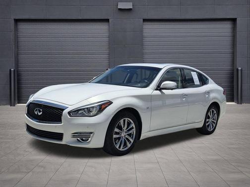 Moonlight White 2015 INFINITI Q70 3.7