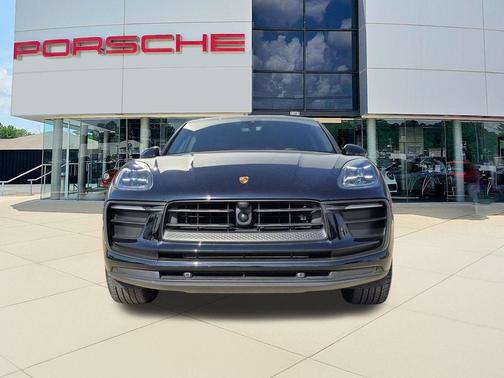 2023 Porsche Macan 