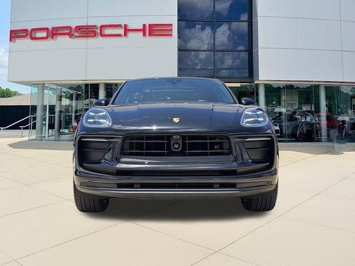 2023 Porsche Macan T