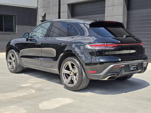 2023 Porsche Macan 