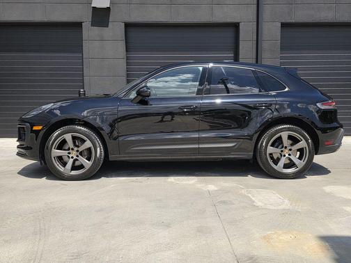 2023 Porsche Macan 