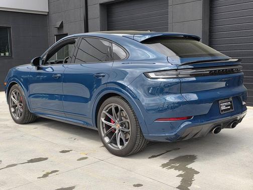 2025 Porsche Cayenne GTS