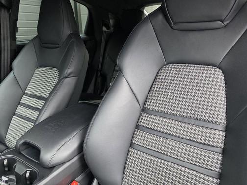 2025 Porsche Cayenne GTS