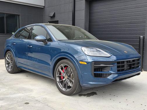 2025 Porsche Cayenne GTS