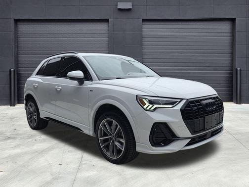 2022 Audi Q3 45 S line Premium