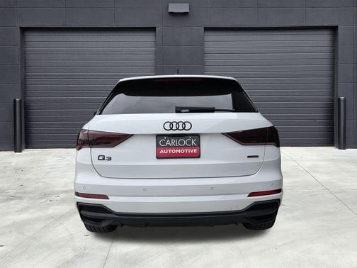 2022 Audi Q3 45 S line Premium