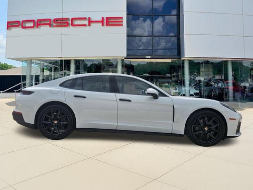 2025 Porsche Panamera Base