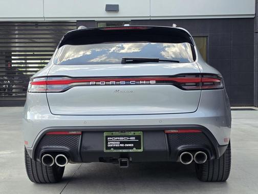 Dolomite Silver Metallic 2022 Porsche Macan Base