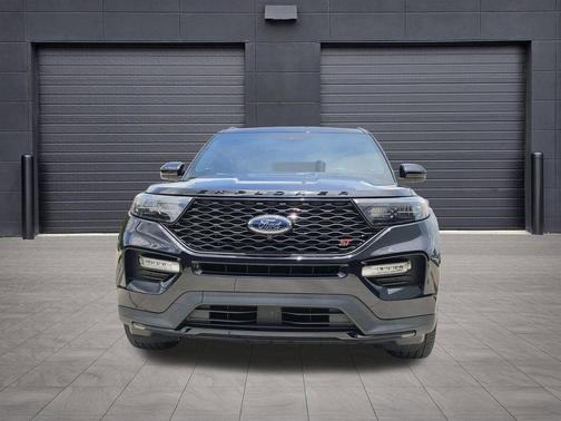 Black Metallic 2022 Ford Explorer ST