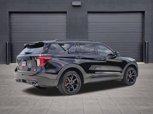 Black Metallic 2022 Ford Explorer ST