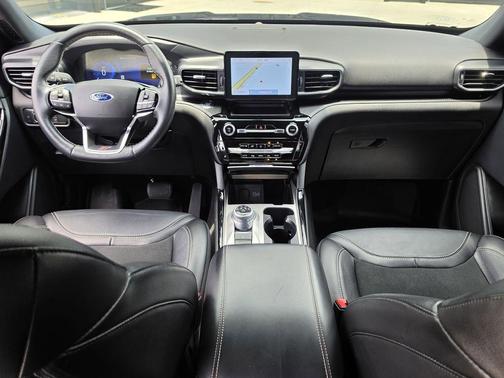 Black Metallic 2022 Ford Explorer ST