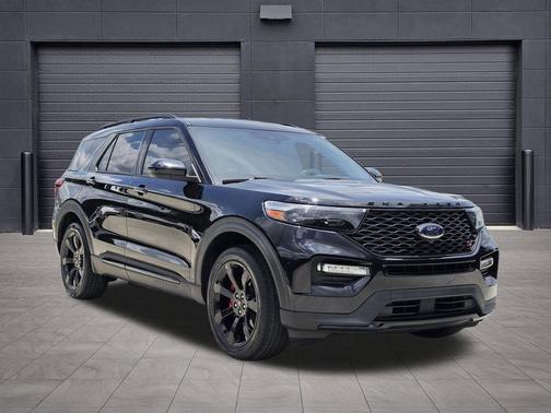 Black Metallic 2022 Ford Explorer ST