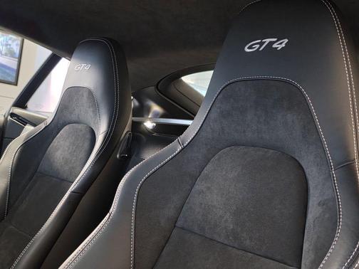 2021 Porsche 718 Cayman GT4