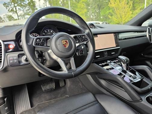 White 2023 Porsche Cayenne