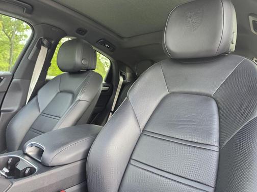 White 2023 Porsche Cayenne