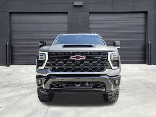 Sterling Gray Metallic 2025 Chevrolet Silverado 2500 ZR2