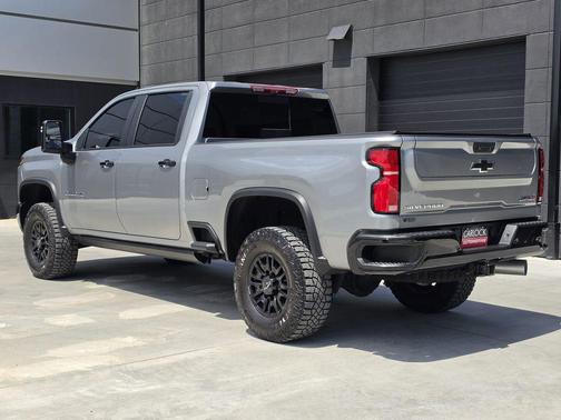 Sterling Gray Metallic 2025 Chevrolet Silverado 2500 ZR2