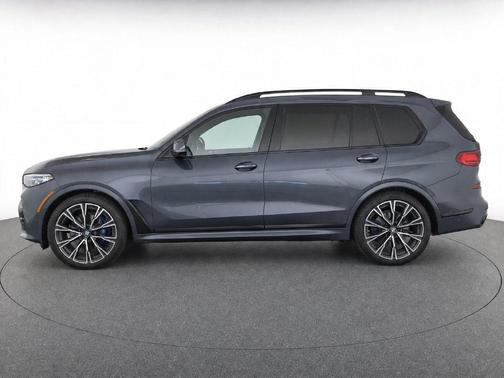 Arctic Gray Metallic 2022 BMW X7 M50i