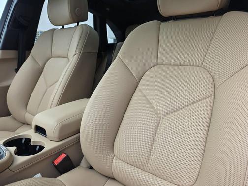 Silver 2026 Porsche Macan Base