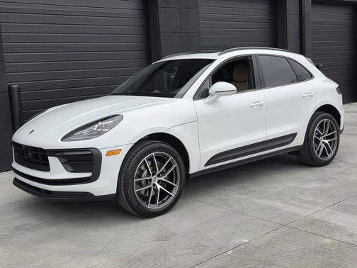 2026 Porsche Macan Base
