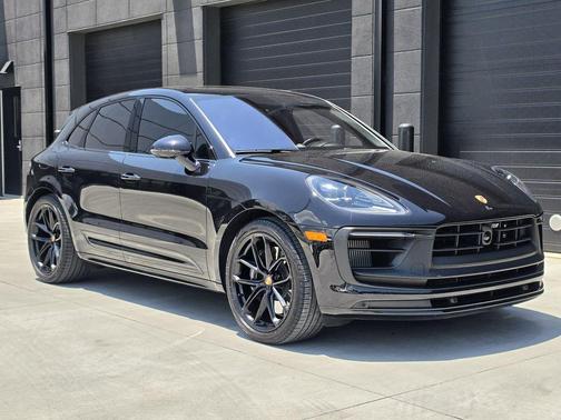 Jet Black Metallic 2023 Porsche Macan GTS