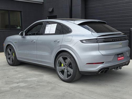 2025 Porsche Cayenne Turbo