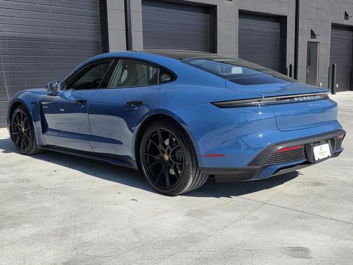 2026 Porsche Taycan 4