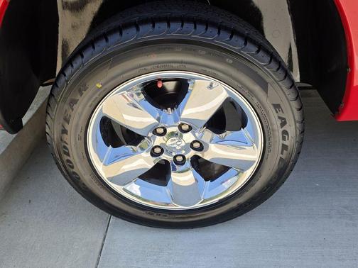 Flame Red Clearcoat 2015 RAM 1500 Big Horn