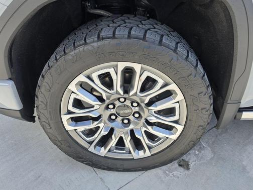 Gray 2025 GMC Sierra 1500 Denali Ultimate