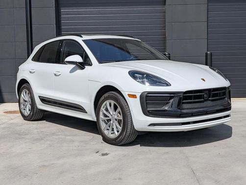 2025 Porsche Macan T