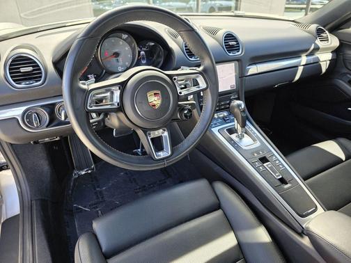 2024 Porsche 718 Boxster S