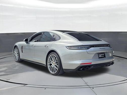 GT Silver Metallic 2023 Porsche Panamera 4 Platinum Edition
