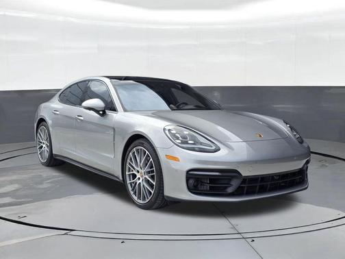 GT Silver Metallic 2023 Porsche Panamera 4 Platinum Edition