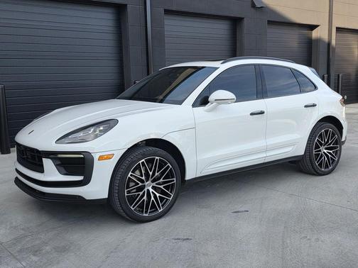 2023 Porsche Macan T