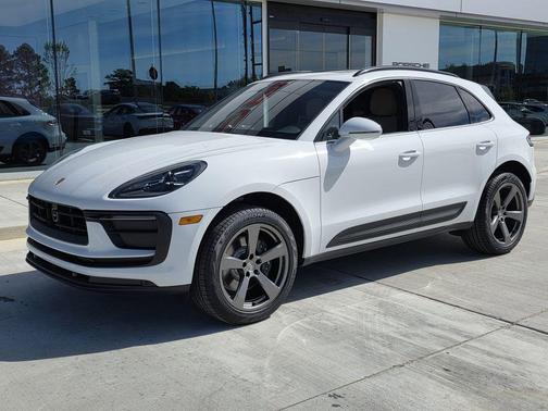 2026 Porsche Macan Base