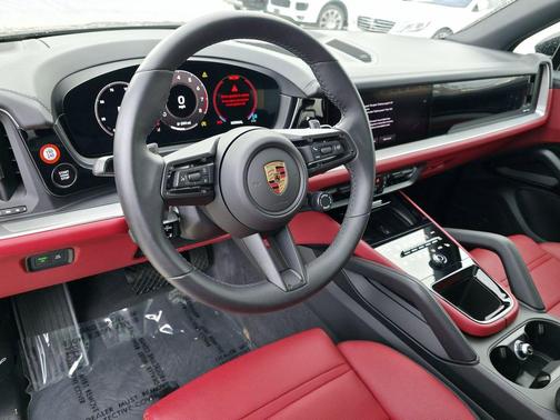 2025 Porsche Cayenne Base