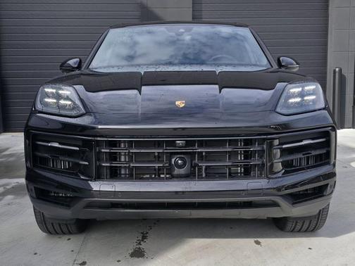 2025 Porsche Cayenne Base
