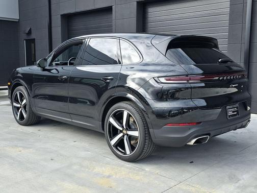 2025 Porsche Cayenne Base