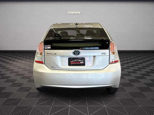 Classic Silver Metallic 2011 Toyota Prius II