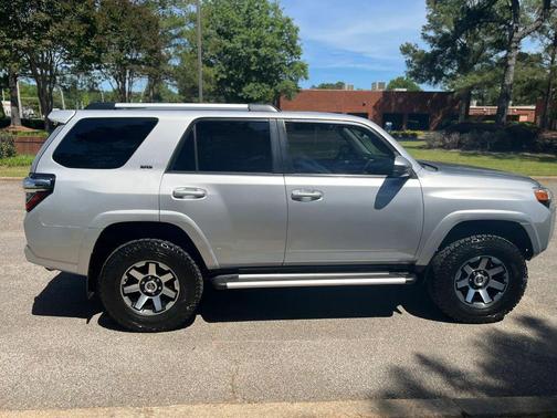 Classic Silver Metallic 2020 Toyota 4Runner SR5 Sport Utility 4D