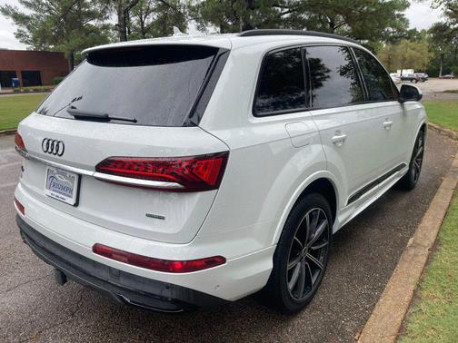 2021 Audi Q7 55 Premium Plus