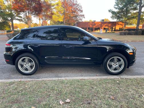 2020 Porsche Macan Sport Utility 4D
