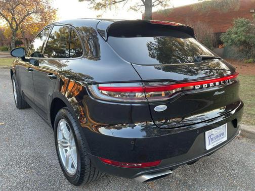 2020 Porsche Macan Sport Utility 4D