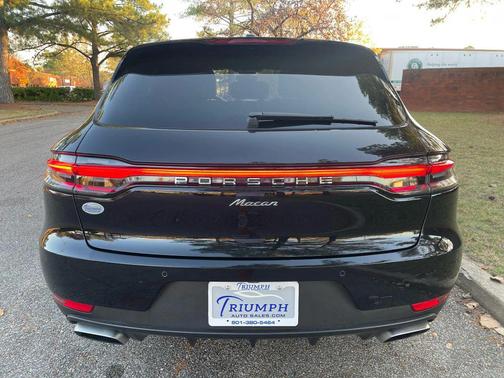 2020 Porsche Macan Sport Utility 4D