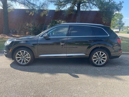 2019 Audi Q7 55 Premium Plus