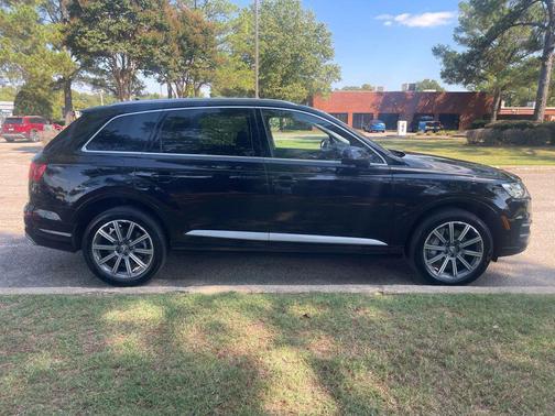 2019 Audi Q7 55 Premium Plus