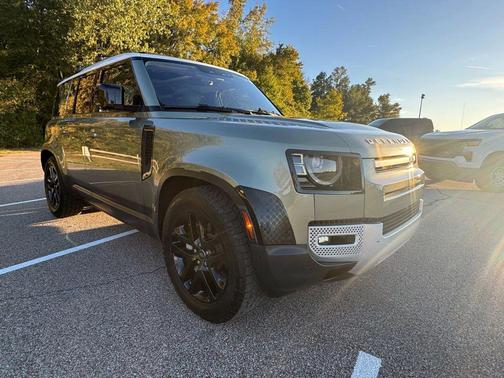 2020 Land Rover Defender 110 SE